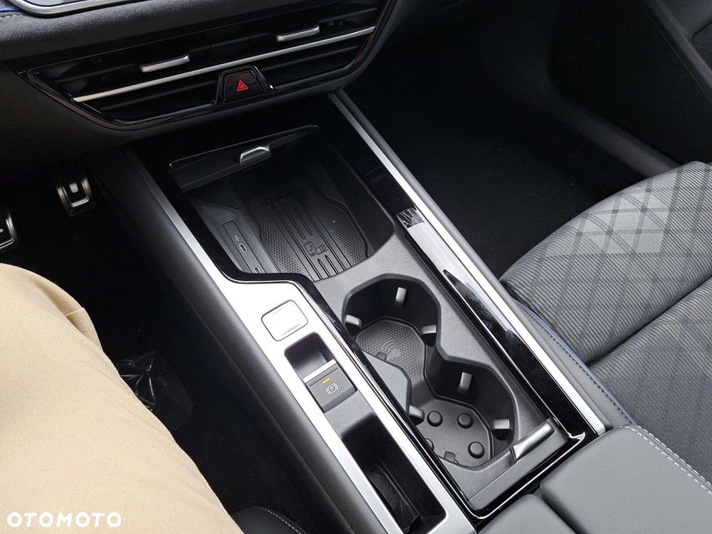 Volkswagen Passat 2.0 TSI 4Mot R-Line Plus DSG - 14