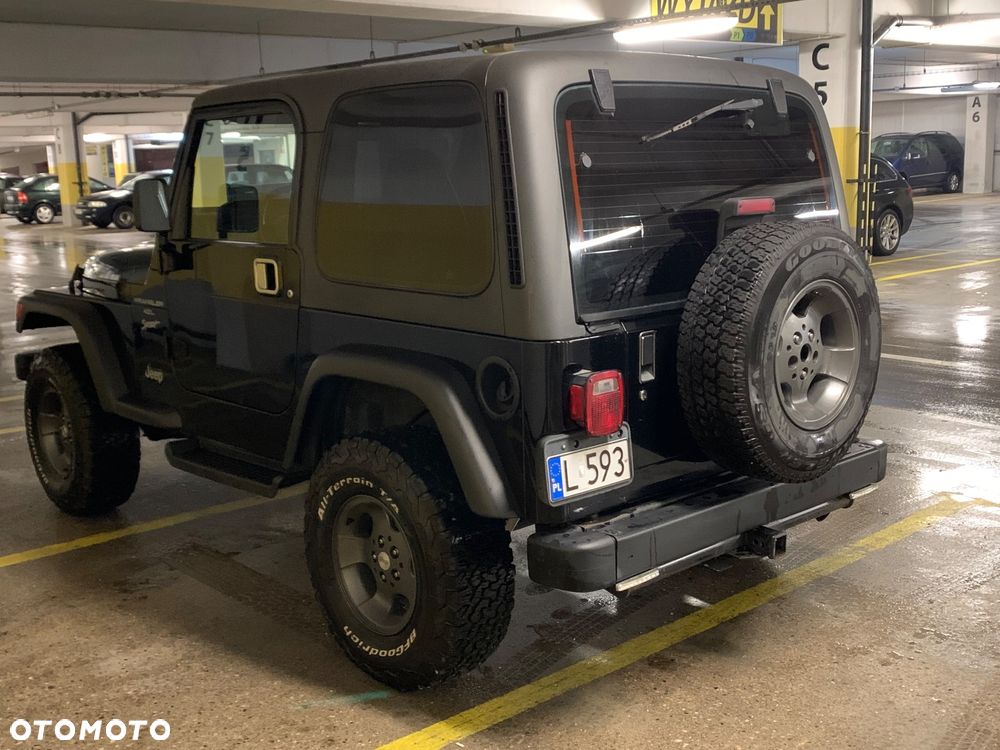 Jeep Wrangler - 5