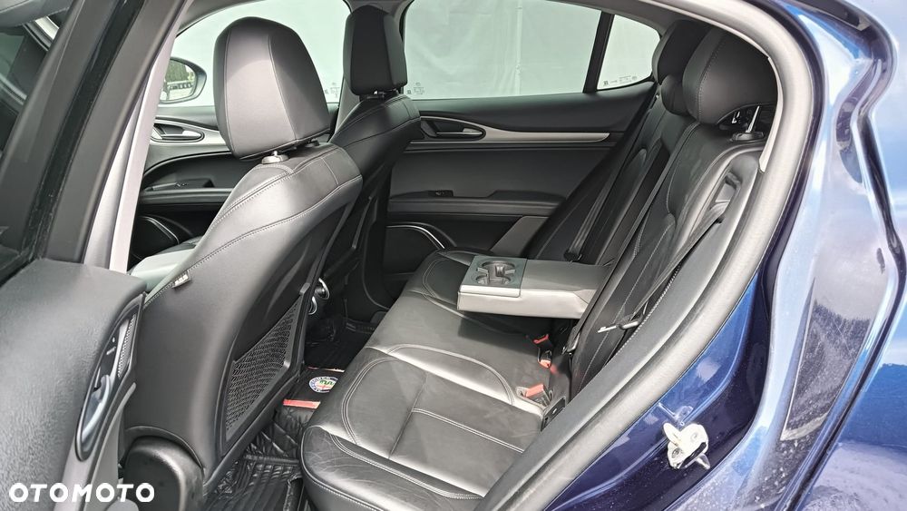 Alfa Romeo Stelvio 2.0 Turbo 16V AT8-Q4 Executive - 19