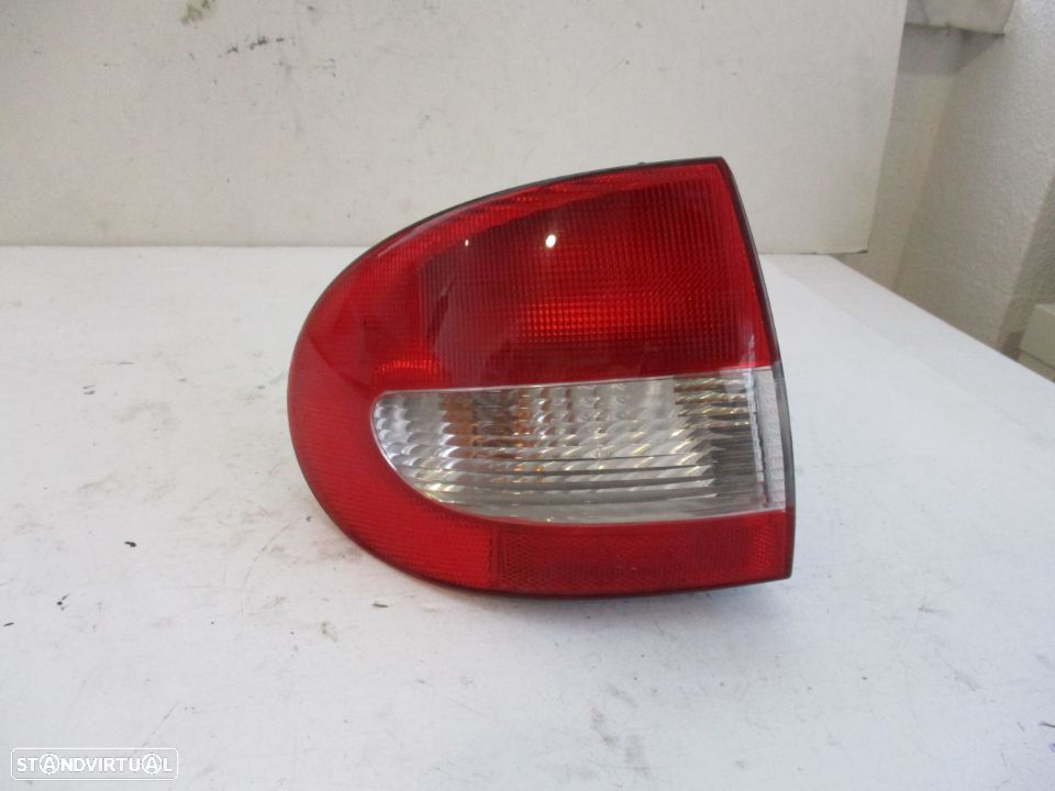 Farol Farolim Renault Megane Classic 4 portas Esquerdo - 1