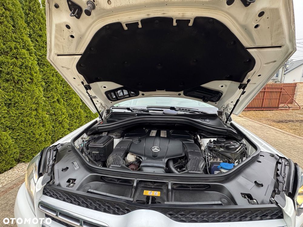 Mercedes-Benz GLS - 27