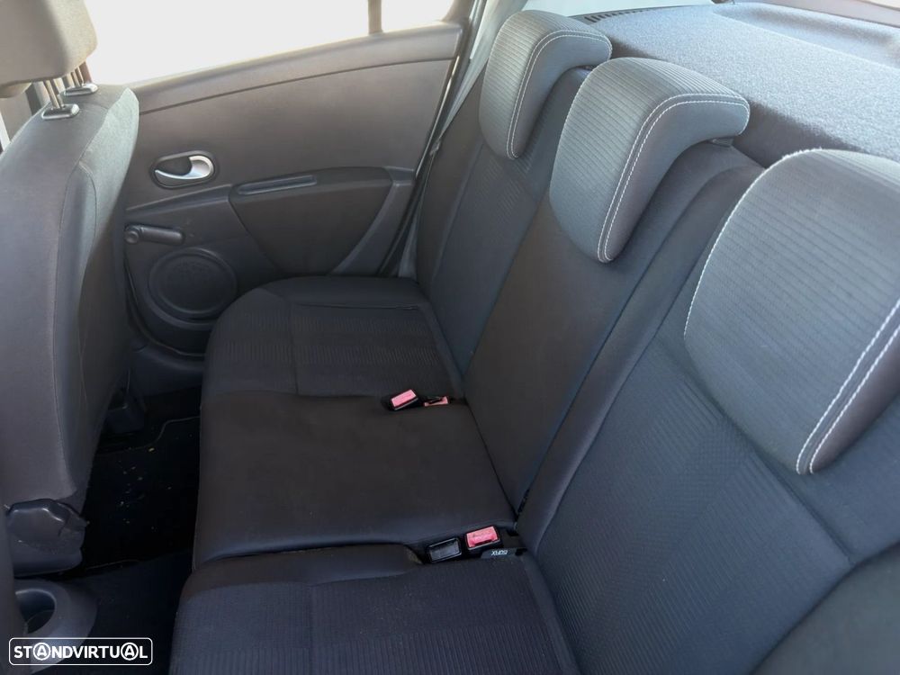 Renault Clio 1.2 16V Fairway - 16