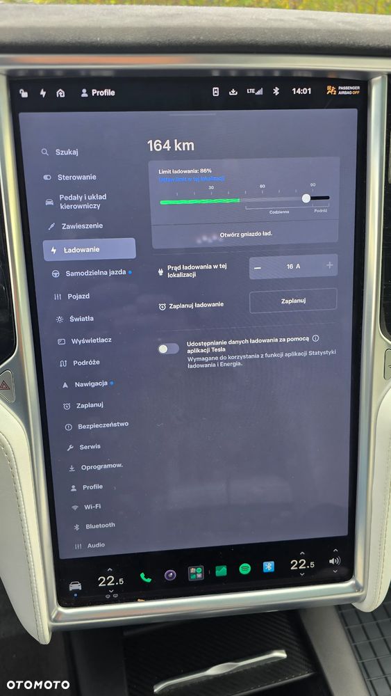 Tesla Model X - 32
