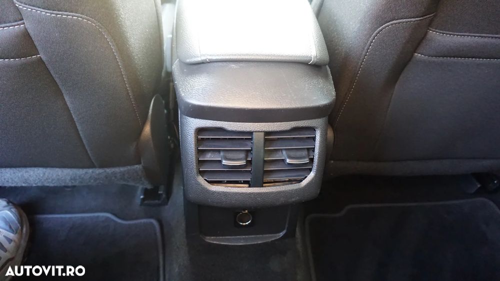 Ford Mondeo 2.0 TDCi ECOnetic Start-Stopp Business Edition - 16