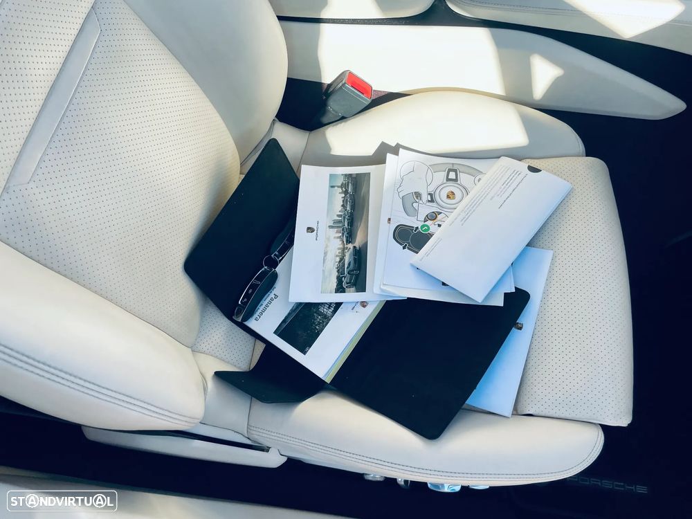 Porsche Panamera 4 E-Hybrid Platinum Edition - 24