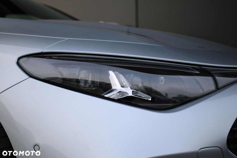 Mercedes-Benz CLA - 12