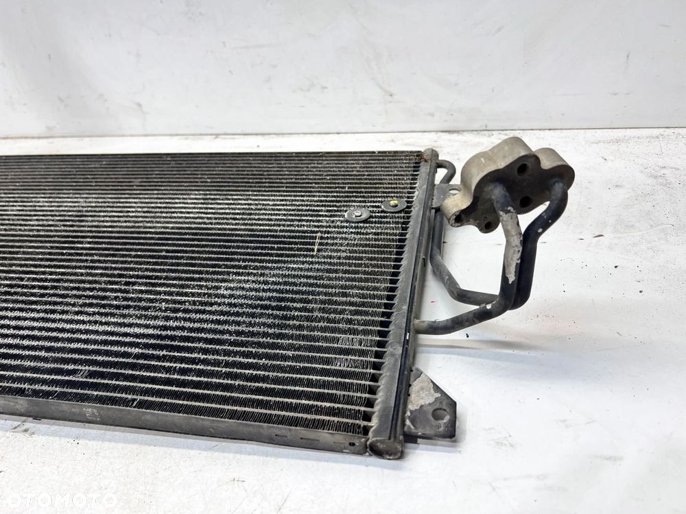 CHŁODNICA KLIMATYZACJI AUDI Q7 4L 4L0260401A - 3