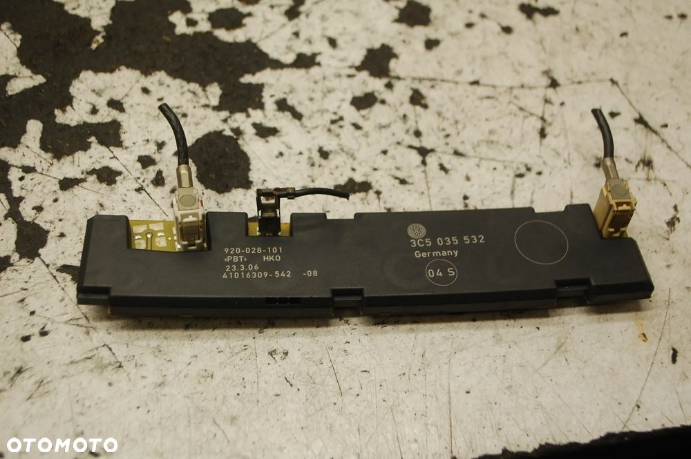 WZMACNIACZ ANTENY 3C5035532 VW PASSAT B6 SEDAN - 4