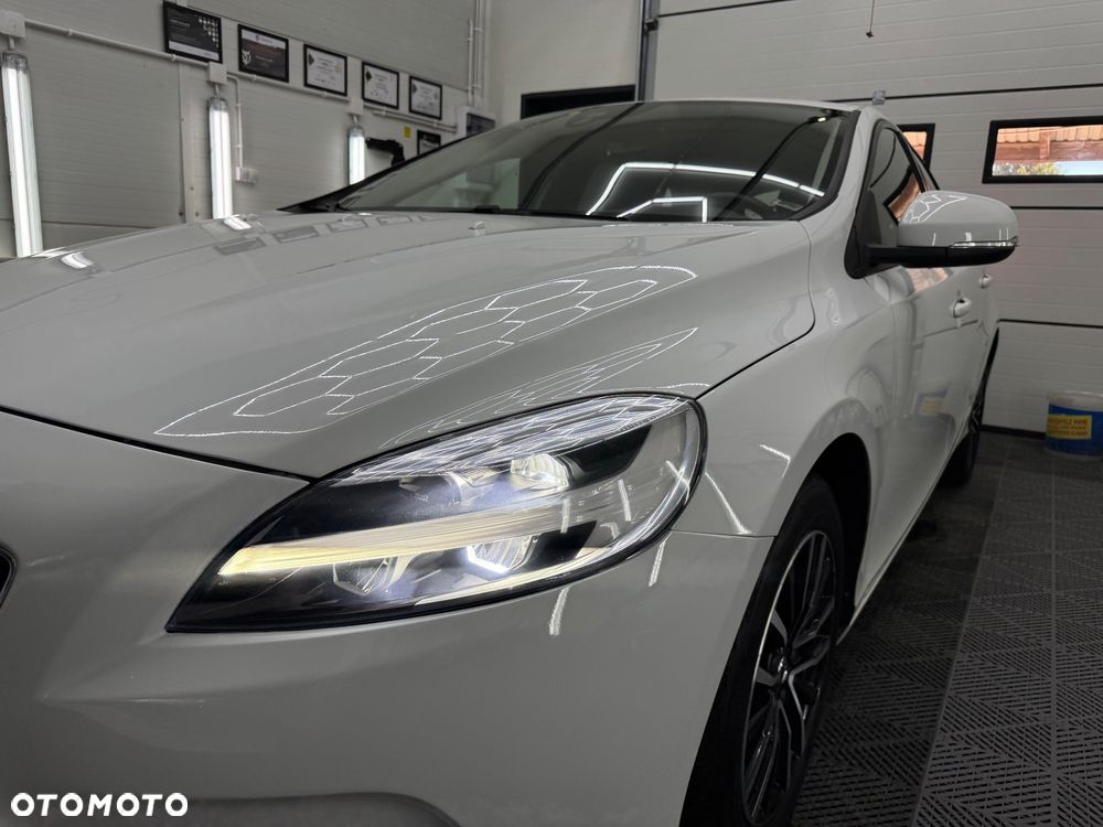 Volvo V40 T2 Geartronic Momentum - 3