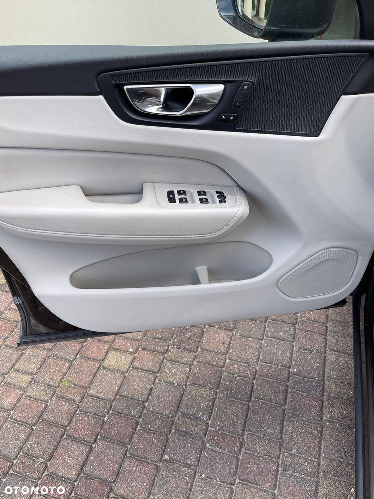 Volvo XC 60 D5 SCR AWD Inscription - 34