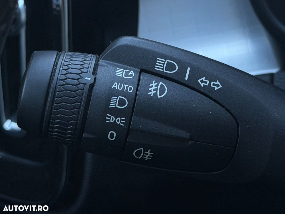 Volvo XC 40 B3 AT FWD MHEV Core - 20