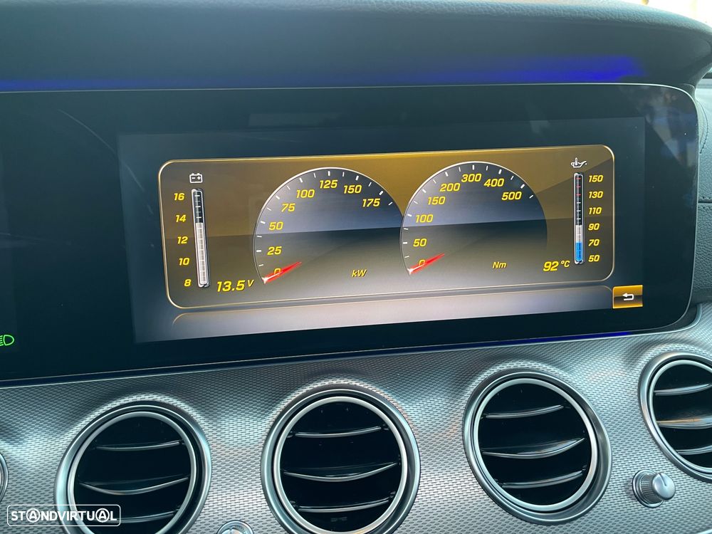Mercedes-Benz E 220 d AMG Line - 32