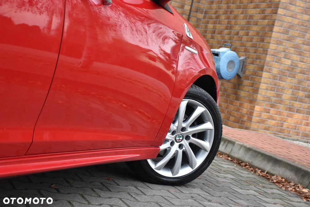 Alfa Romeo Giulietta 1.6 JTDM Distinctive - 36