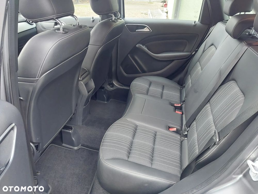 Mercedes-Benz Klasa B 180 (BlueEFFICIENCY) - 13
