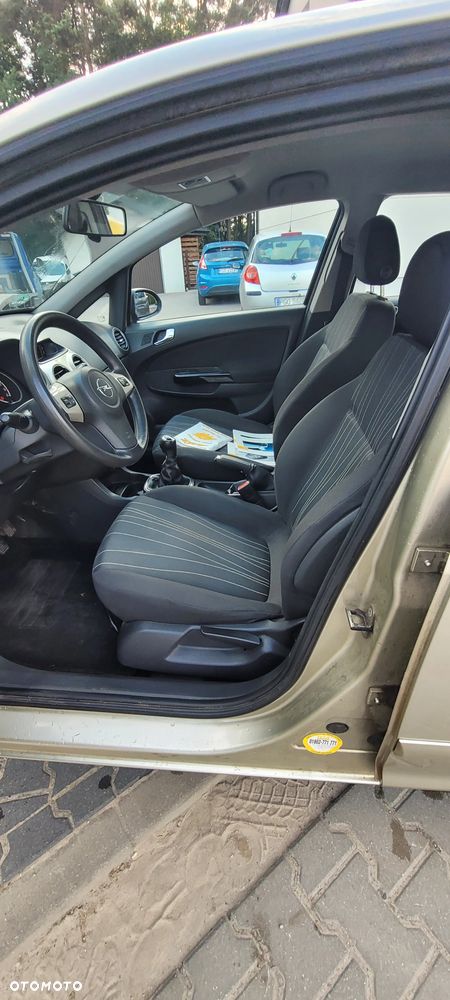 Opel Corsa - 22