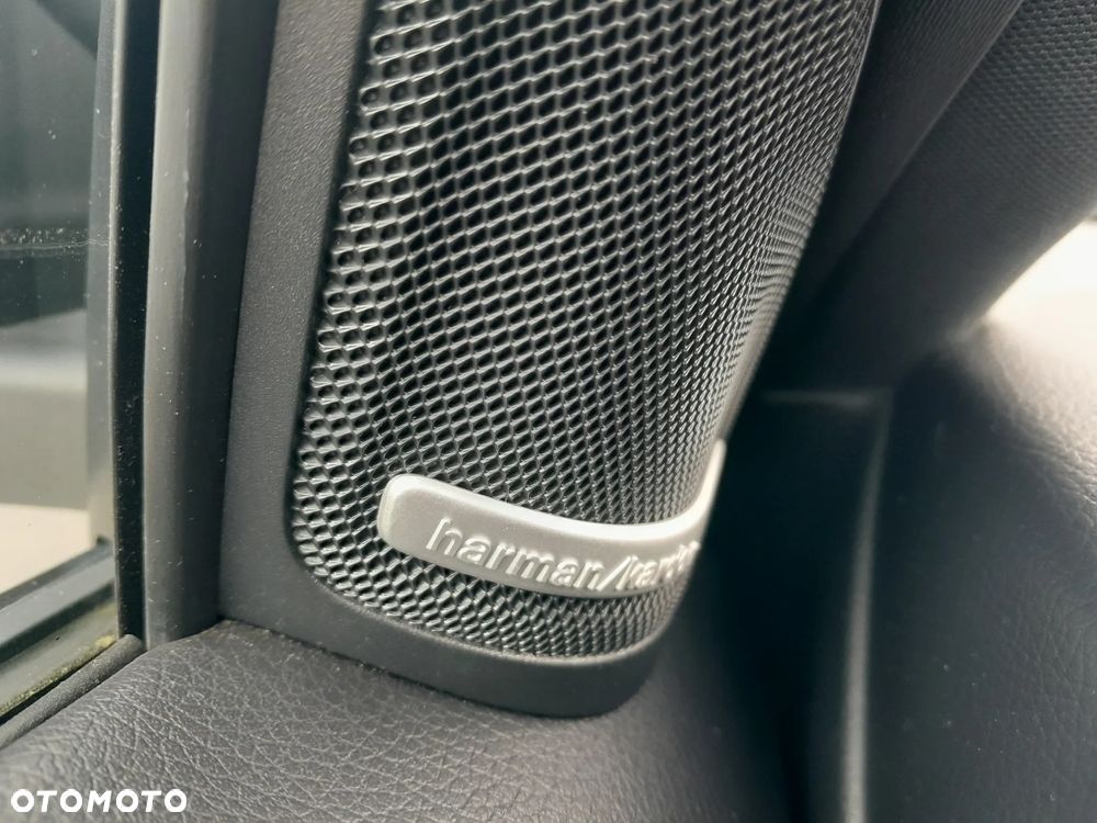 Mercedes-Benz GLA 200 7G-DCT AMG Line - 16