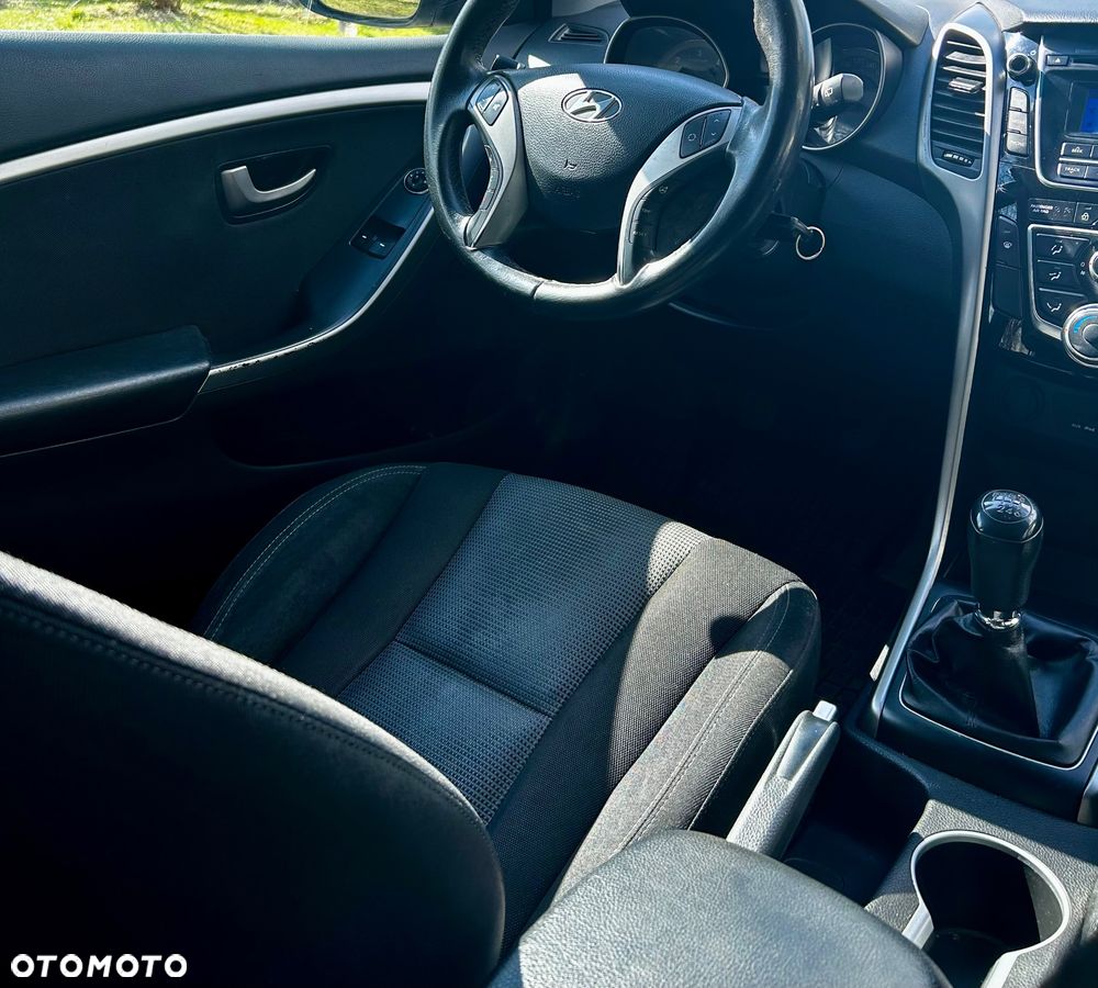 Hyundai i30 1.4 CRDi Classic + - 15