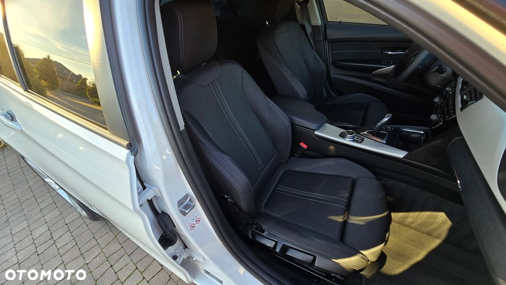 BMW Seria 3 318d - 32