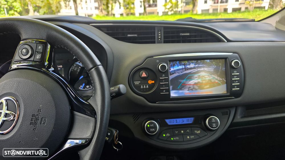 Toyota Yaris 1.0 VVT-i Comfort +PS Style +P.Techno - 6