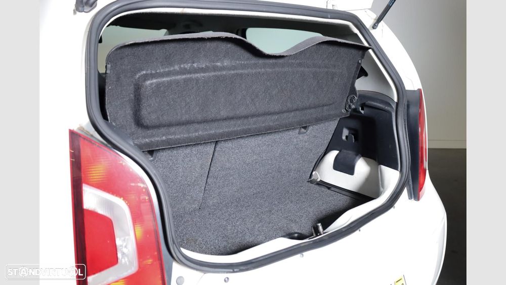 VW Up! 1.0 White - 18