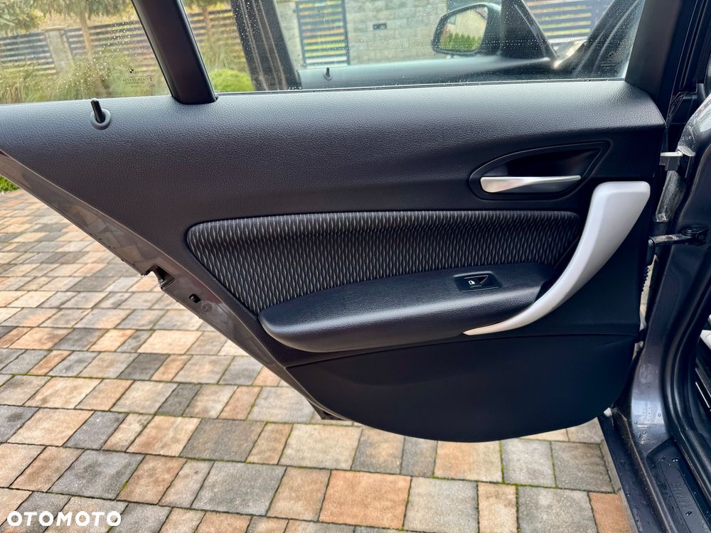 BMW Seria 1 118d Sport Line - 10