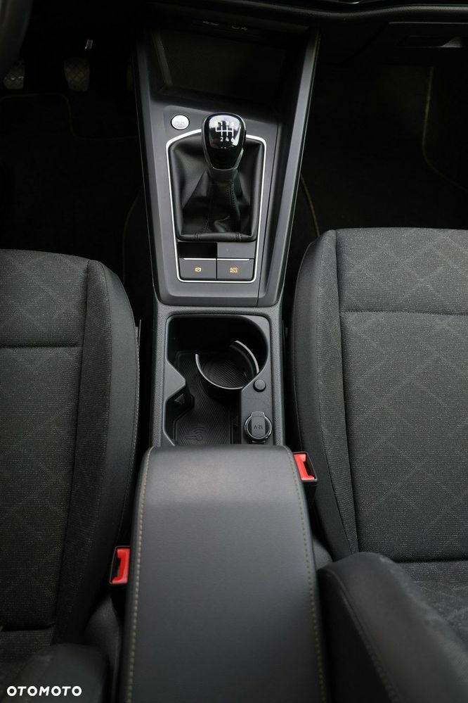 Volkswagen Golf - 17