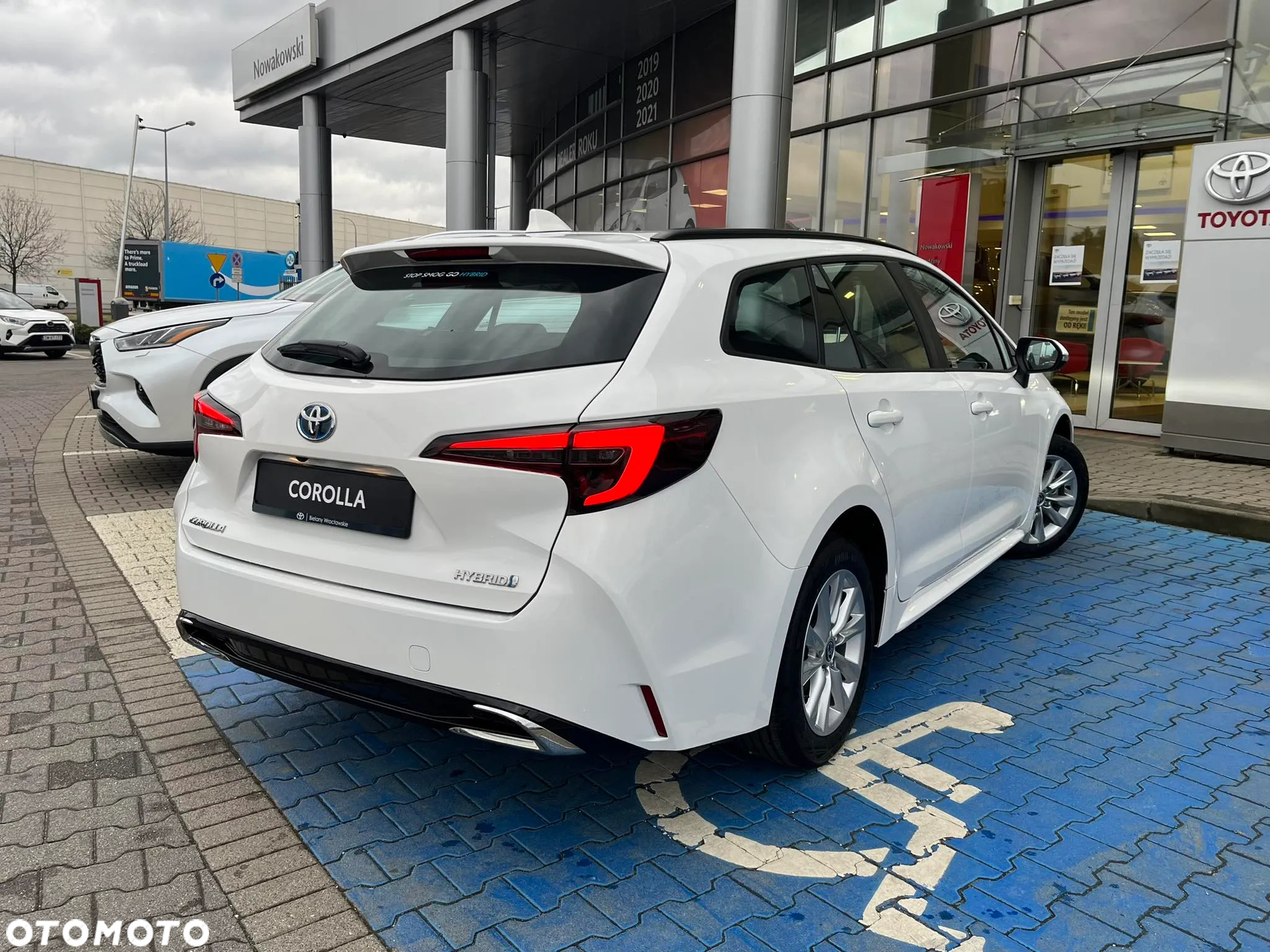 Toyota Corolla 1.8 Hybrid Comfort - 4