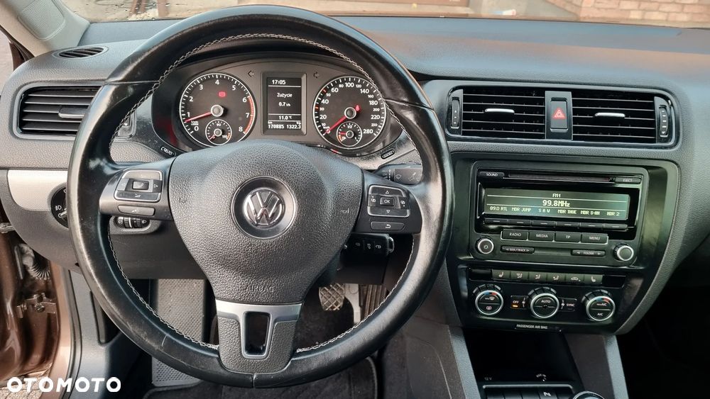 Volkswagen Jetta 1.2 TSI BlueMotion Technology Comfortline - 15