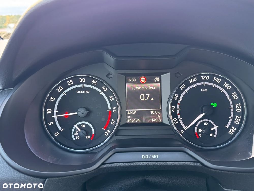 Skoda Octavia 2.0 TDI RS DSG - 38