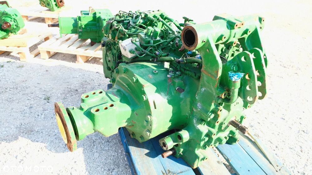 Most napęd John Deere  tylny przekładnia napędowa skrzynia do modeli 5090R,5100R,5115R,5125R ,YZ 19958 - 8