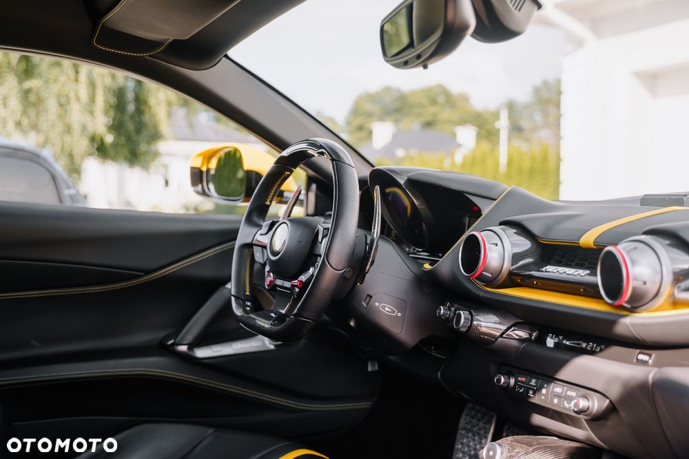 Ferrari 812 Superfast - 13