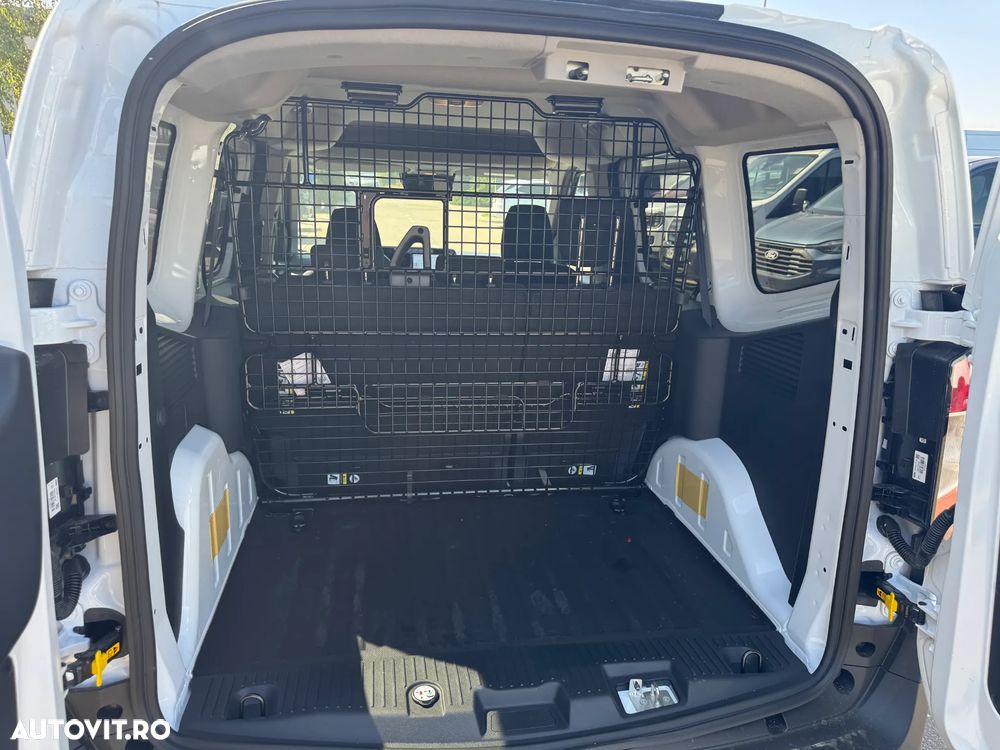 Ford Courier - 13