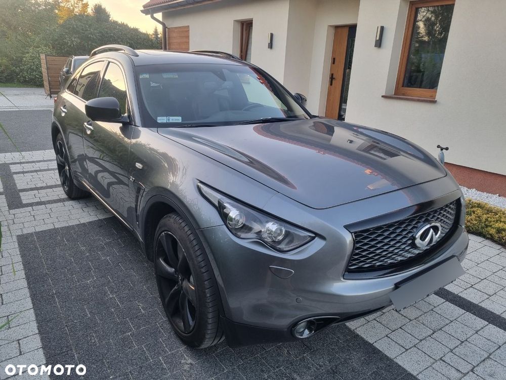 Infiniti QX70