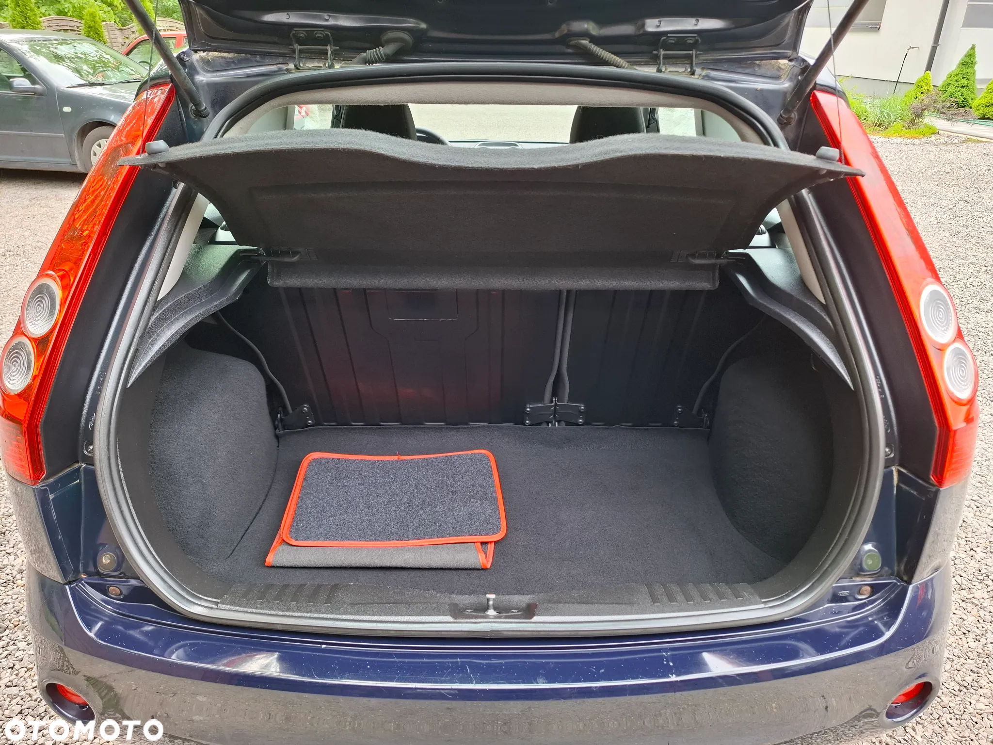 Ford Fiesta 1.3 Ambiente - 24