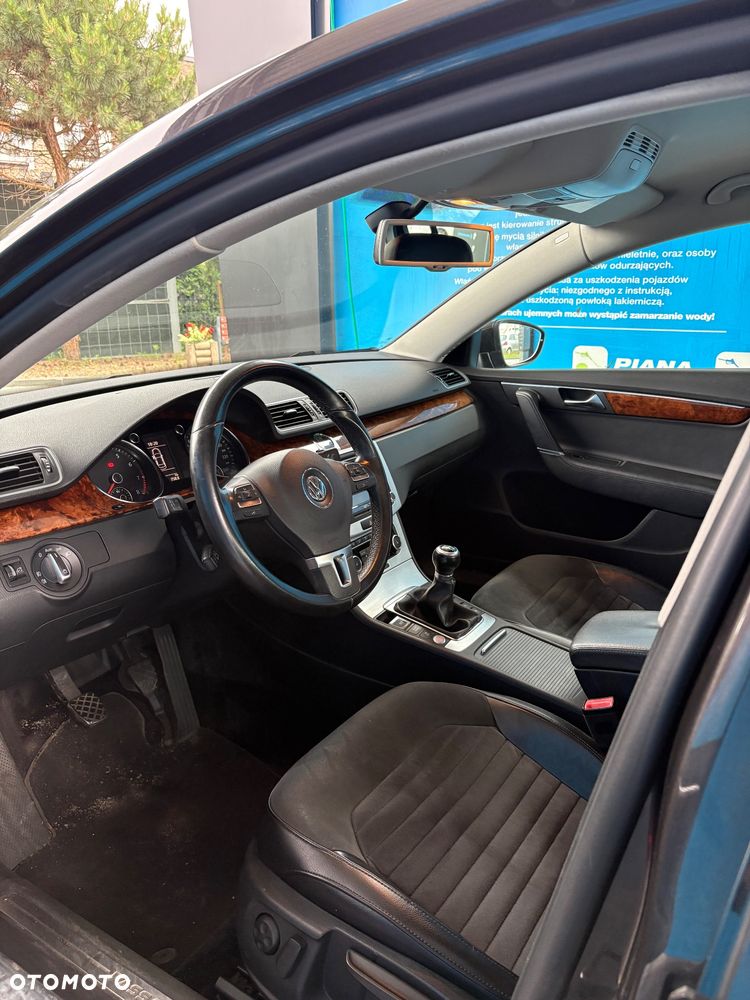 Volkswagen Passat 1.8 TSI Highline - 19