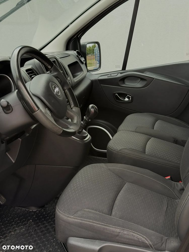Opel Vivaro - 10