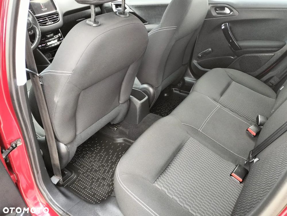 Peugeot 208 1.2 PureTech Active - 10