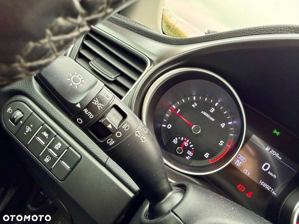 Kia Ceed 1.6 CRDi SCR M - 26