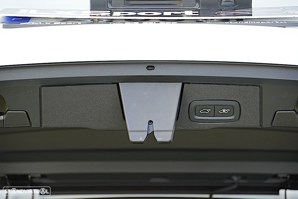 Volvo XC 60 2.0 B4 Inscription Geartronic - 18