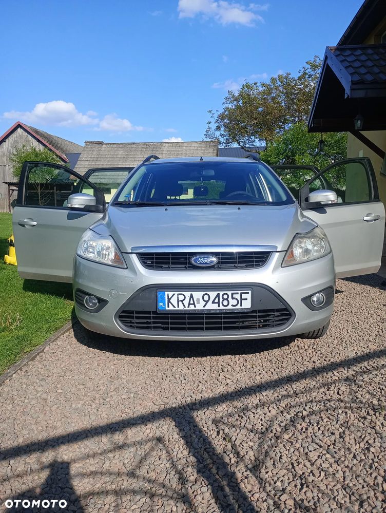Ford Focus 1.6 Ambiente - 4