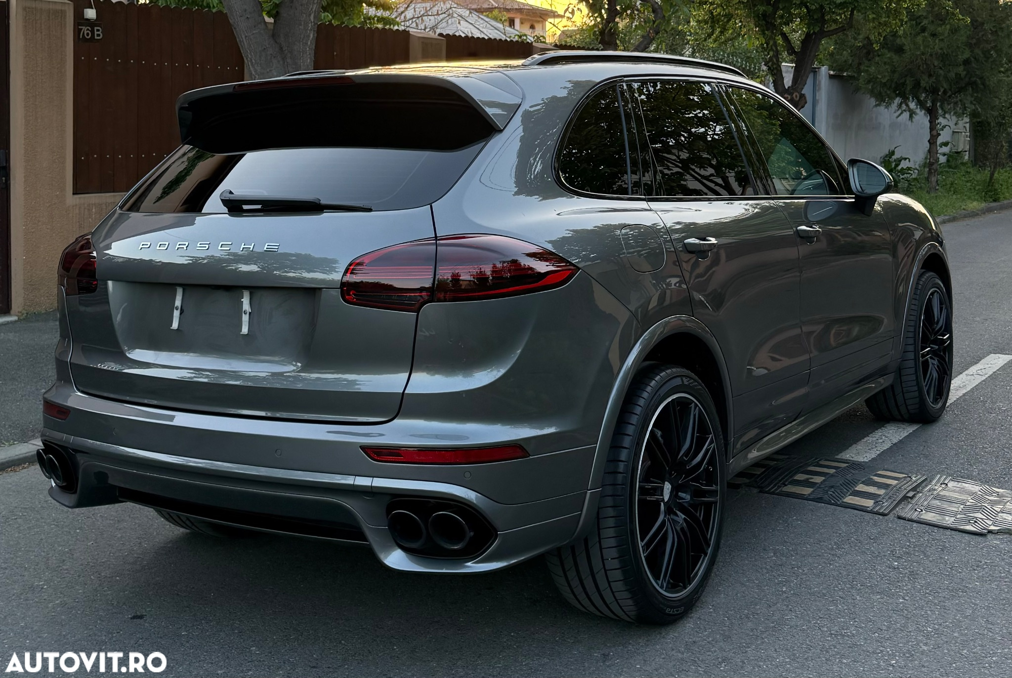Porsche Cayenne 4.2 L S - 3