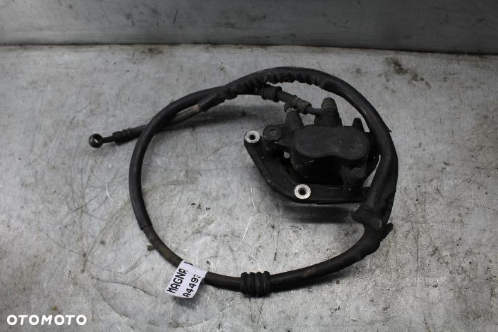 Honda VF750 MAGNA RC43 Zacisk hamulcowy przód przedni - 2