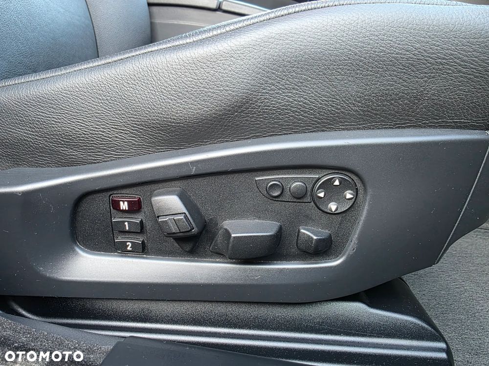 BMW Seria 5 525xi Edition Exclusive - 20