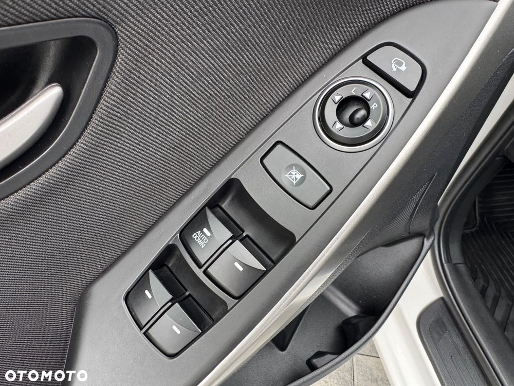 Hyundai i30 1.4 Fifa World Cup Edition - 17