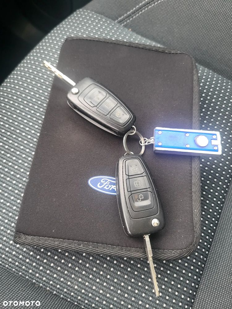 Ford C-MAX 1.6 TDCi Start-Stop-System SYNC Edition - 30