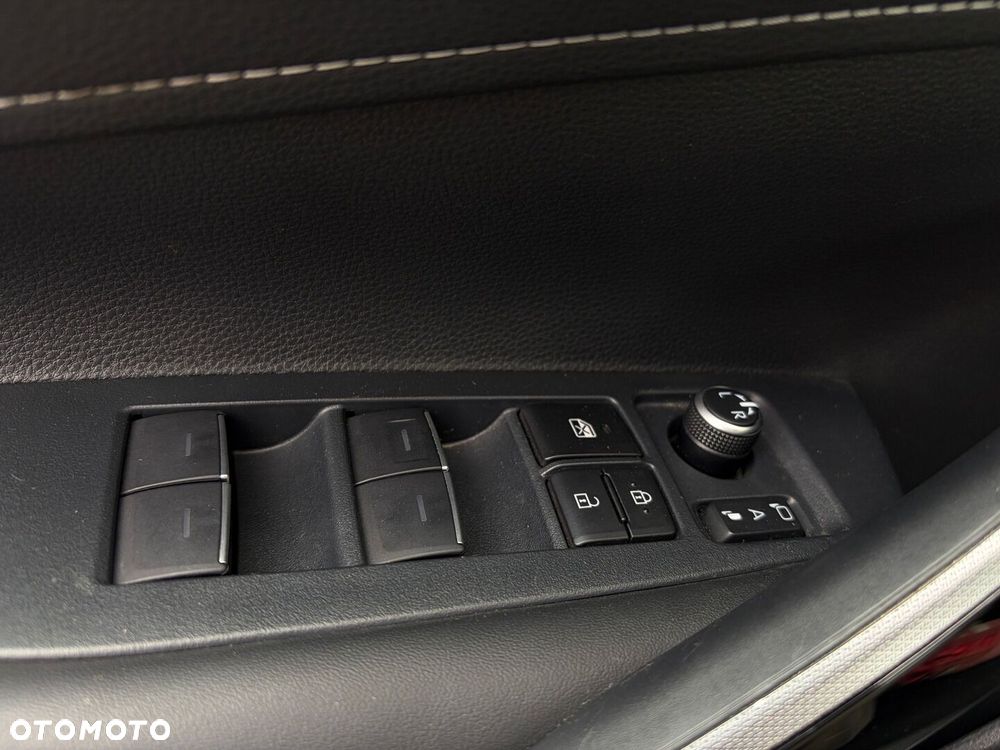 Toyota Corolla 1.8 Hybrid Comfort - 36