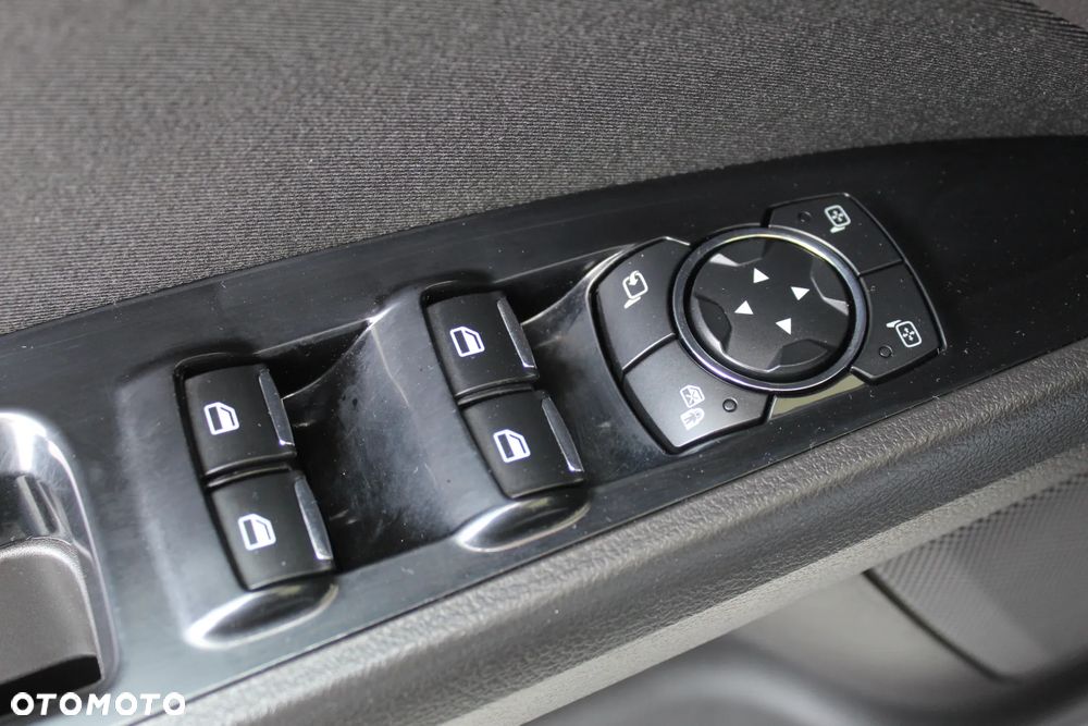 Ford Mondeo 2.0 TDCi Titanium PowerShift - 29