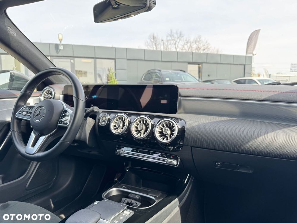 Mercedes-Benz CLA 250 4Matic 7G-DCT AMG Line - 13