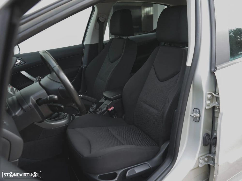 Peugeot 308 1.6 HDi Premium - 23