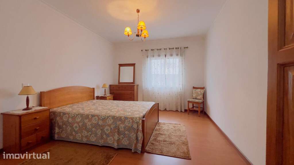 Apartamento T2 com lugar de garagem em zona de Miranda do Corvo - Grande imagem: 2/7